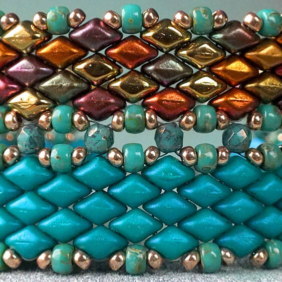 NEW FREE PATTERN FOR THE BRACELET, WHICH IS SIMPLY A „MUST HAVE“.