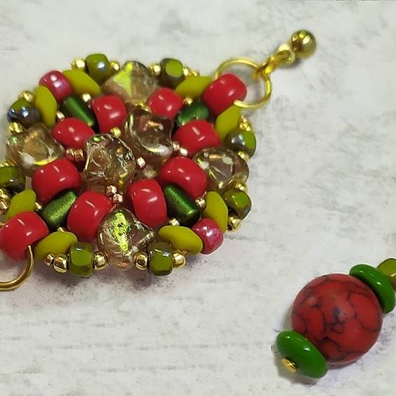 SEW YOURSELF EARRINGS FULL OF MATUBO BEADS